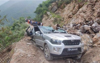पाल्पा बुटवल सडकखण्डमा सख्खा पहिरो खस्दा जीपमा सवार ३ को मृत्यु, ८ घाइेते